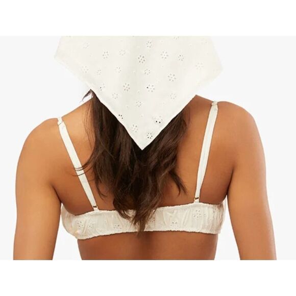 WeWoreWhat Scrunchie Bikini Top NWT Sz. L - Picture 3 of 7